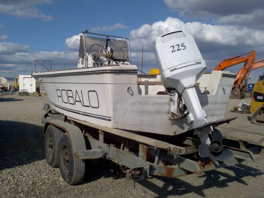【中古】 Slew / 100% ROBALO AMF OFFSHORE V BOAT, 22 FOOT, EVINRUDE 225 HP PROP, CONSOLE