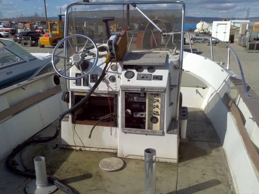 ROBALO AMF OFFSHORE V BOAT, 22 FOOT, EVINRUDE 225 HP PROP, CONSOLE