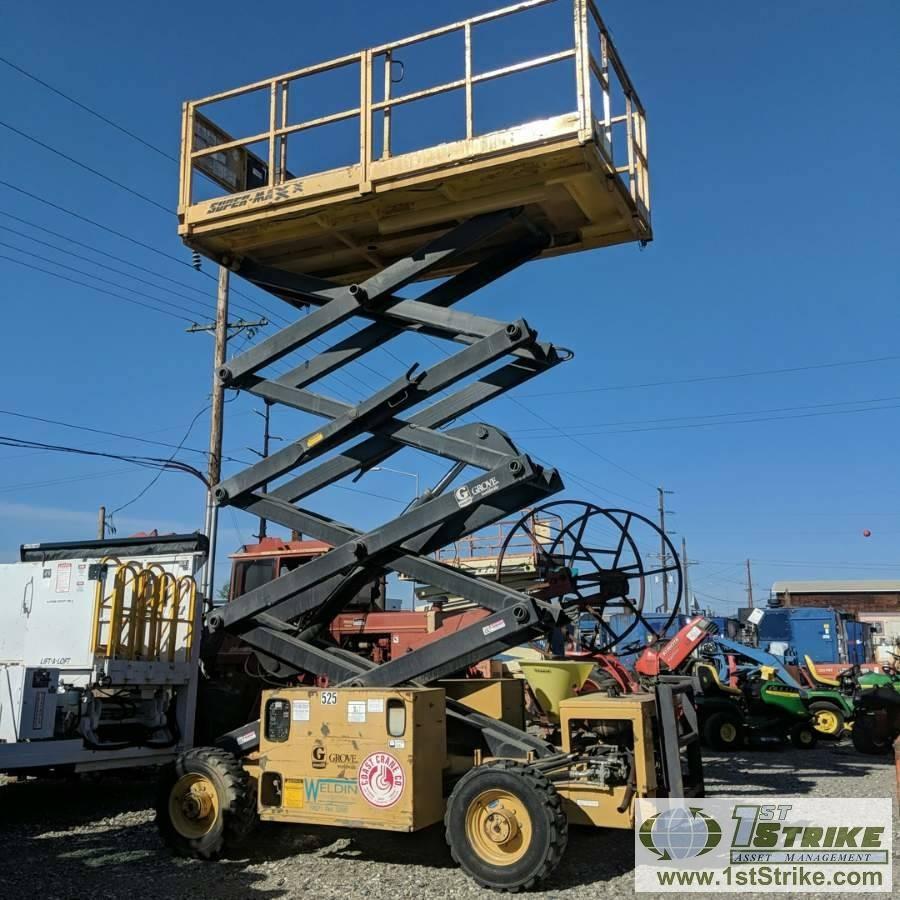 SCISSOR LIFT, 1997 GROVE SM3884XT, 40FT, 1250LBS, 4WD, 3CYL