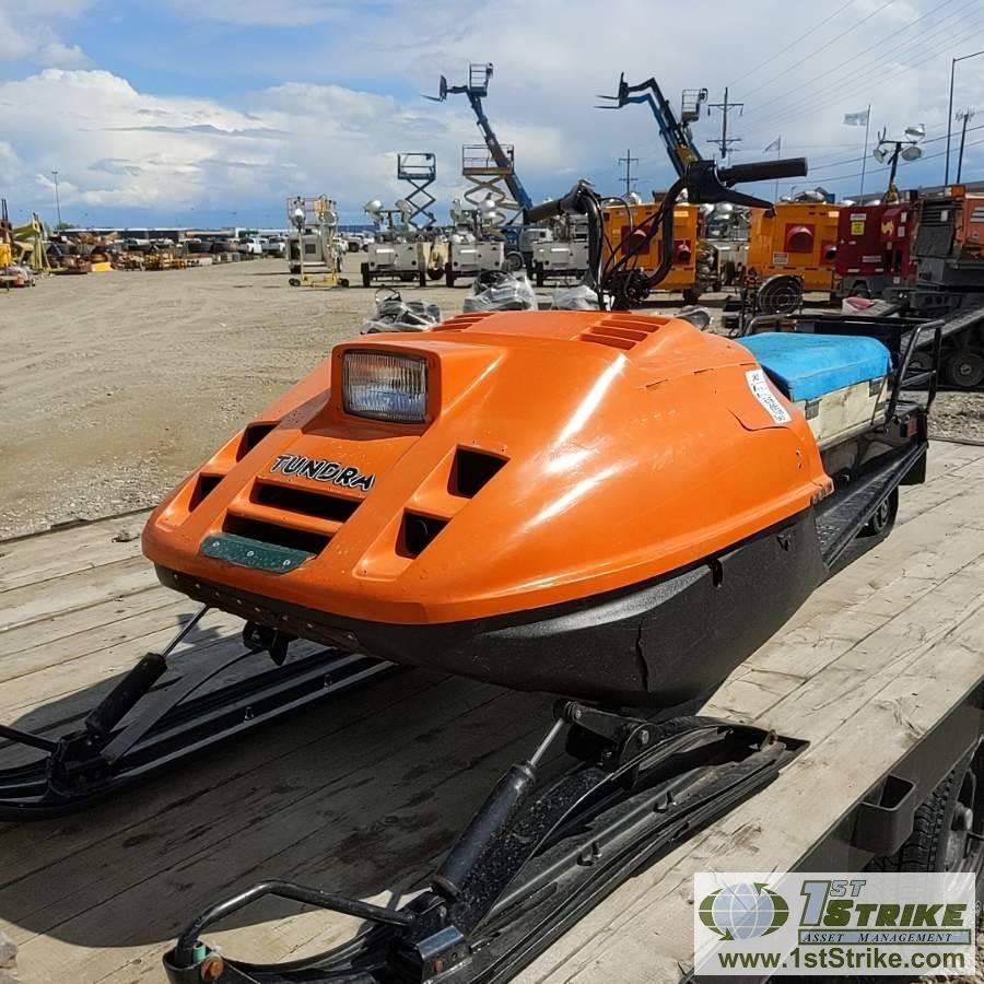 SNOW MACHINE, 1988 SKI-DOO TUNDRA. SINGLE CYLINDER, 2 STROKE